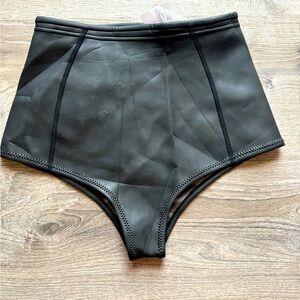 Billabong surf short